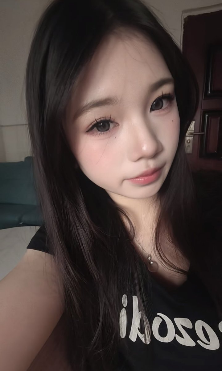 Aurora8wdbs's tweet photo. 05女、真心找男（不开玩笑）在线蹲一位周末能约的男搭子，不打扰彼此生活！点赞优先 反正没有🚪 https://t.co/ZS6LzJgaLw