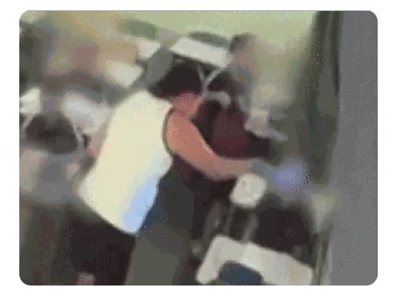 jdylan4's tweet photo. Impressionante.
Demitiram uma professora pq ela esfrefou uma prova, na cara de um aluno.
A Polícia Civil vai "investigar" o fato dela ter passado uma folha de PAPEL na cara do garoto. 🤦
Não é sem razão que o Brasil afunda, cada vez mais, nos índices de educação. #BDMG https://t.co/yMzd4x5RPd