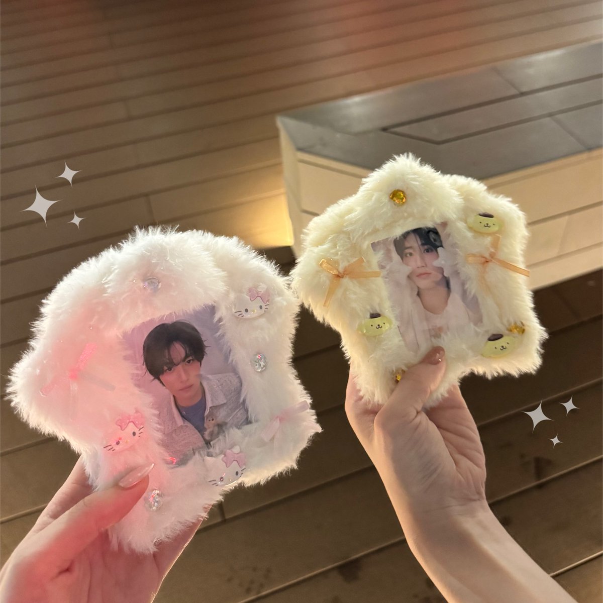 Ri015_rabbit's tweet photo. 星型のこのふわふわトレカケース欲しくて見つけて買ってしまったᵕ ᵕ̩̩🌟
テラス近くでBGMが流れてて、まさかのMIROHでめちゃテンション上がったᴖ ̫ᴖ⇧笑 https://t.co/E3osQfgJnY