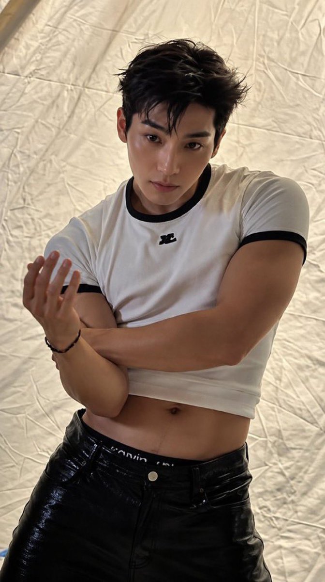 SYNKYEOM's tweet photo. BIG DADA IN THE HOUSE https://t.co/ioWWSfrQtO