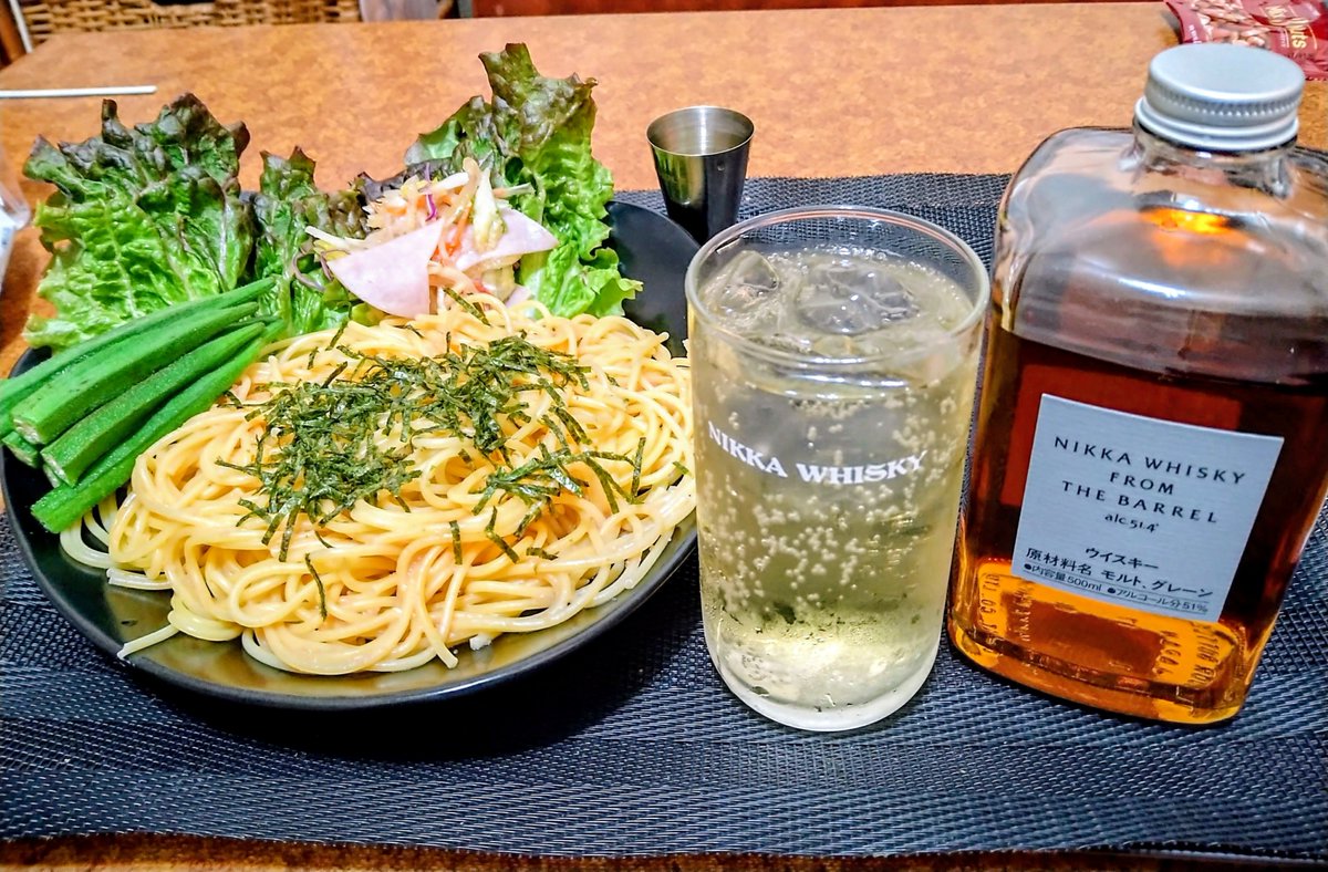 itumoBarBer's tweet photo. お疲れ様です😊FTBハイボール。タラコパスタ🍝いただきます✨乾杯🍻 https://t.co/dZPt8LVUWO
