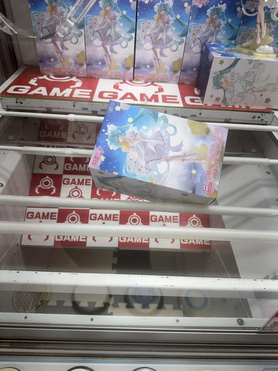 31kgr's tweet photo. 店員に2回アシスト貰っても取れなかったんだけどこれそもそも取れる設計？ https://t.co/2UjVNWlRml
