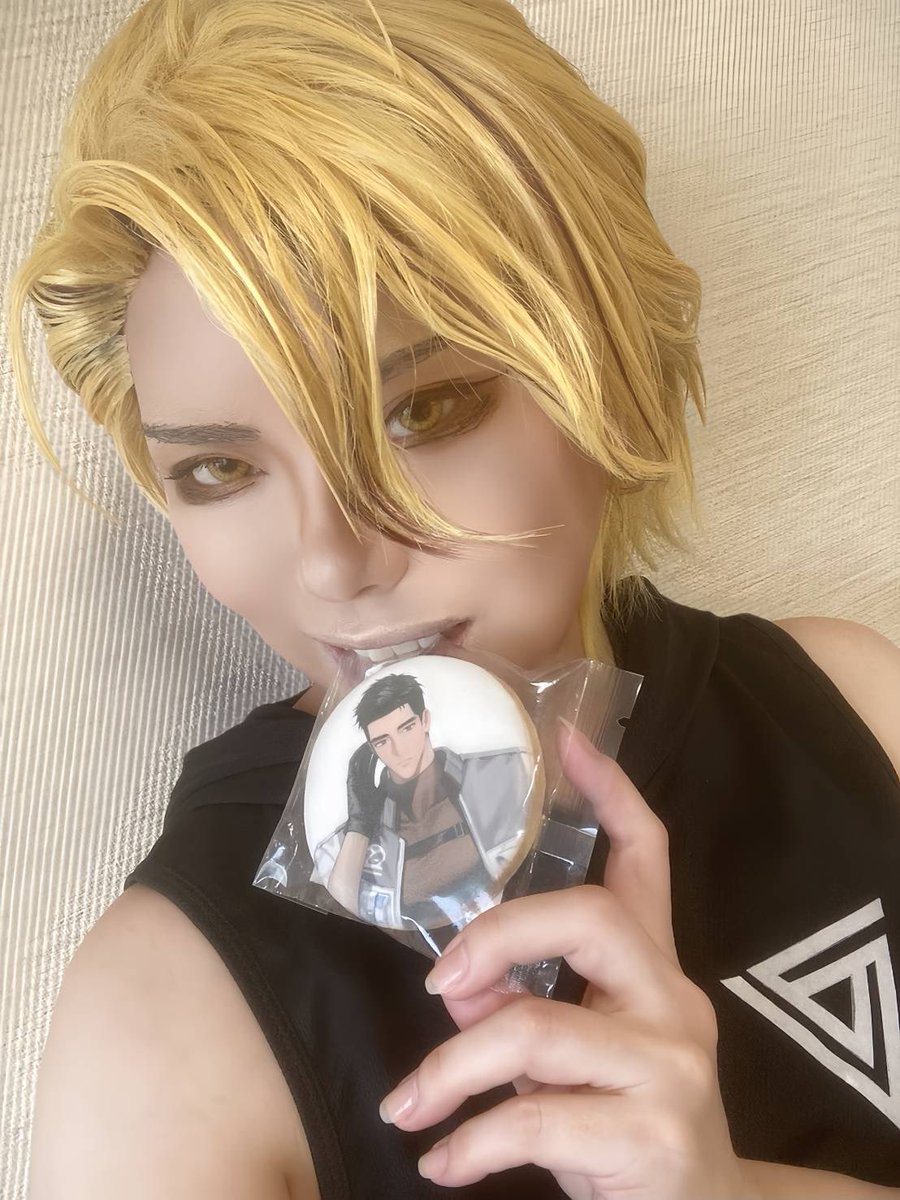 7_skks_Allen's tweet photo. ⚠️コスプレ⚠️cospaly⚠️

Zerowake GATES

#キム・ウィジェ

最近ウィジェ率高い気がする…どころか高い😅
兄貴の誕生日祝ったから自分のクッキー食べた‼︎
からの、そのまま兄貴もかじってみた💦（パッケージのままだけど←） https://t.co/R5ASCcjnYC