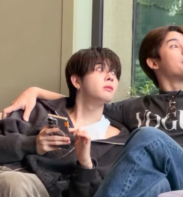 kodtypeloei's tweet photo. หะเดี๋ยวชุดไรบี๋ ใส่อีกนะเฮียอยากหึง #Firstone https://t.co/kNNOxxBswF