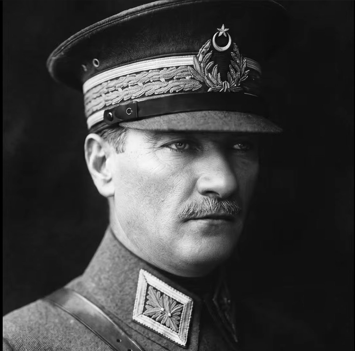 clashreport's tweet photo. Paradox's Hearts of Iron IV Discord banned a Turkish player for using a real Atatürk photograph as a profile picture.

Moderator chakerathe said real photos of "controversial" historical figures from the game's era were barred, while in-game portraits were fine.

Then it got worse — the same moderator said Atatürk was a CUP member during the 1915 events and his involvement was "controversial."

A later team reply compared him to Karl Marx as a "polarizing figure."

First, players found Stalin and other wartime leaders used as avatars without issue — a clear double standard.

Second, Turkish players and historians pointed out that, in 1915, Mustafa Kemal was a front-line commander at Gallipoli, not CUP leadership running policy, making the moderator's framing a historical smear.

Paradox's own DLC had previously called him "the legendary Mustafa Kemal Atatürk."

Turkish players organized negative reviews across Paradox titles.

HOI4's recent score collapsed from "Very Positive" to "Overwhelmingly Negative" — roughly 7% positive among ~24,000 recent reviews, with 11,000+ negative reviews tied to the incident. Other Paradox games were also hit.

Objecting users had messages deleted; more were banned; the Discord closed new joins.

The HOI4 game director acknowledged on Reddit that enforcement was inconsistent and the rule needed revision, but stopped short of apologizing for the 1915 remarks.

No formal corporate apology as of today.