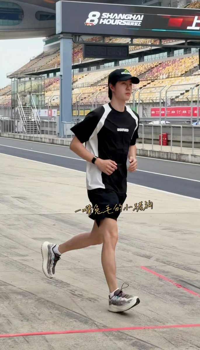 DINSOW85's tweet photo. หล่อพิเศษ​ใส่ไข่85ฟองไปเลยยยยยยค่ะ​ กรี๊สสส​สสสสส https://t.co/kWUw0JYbdA