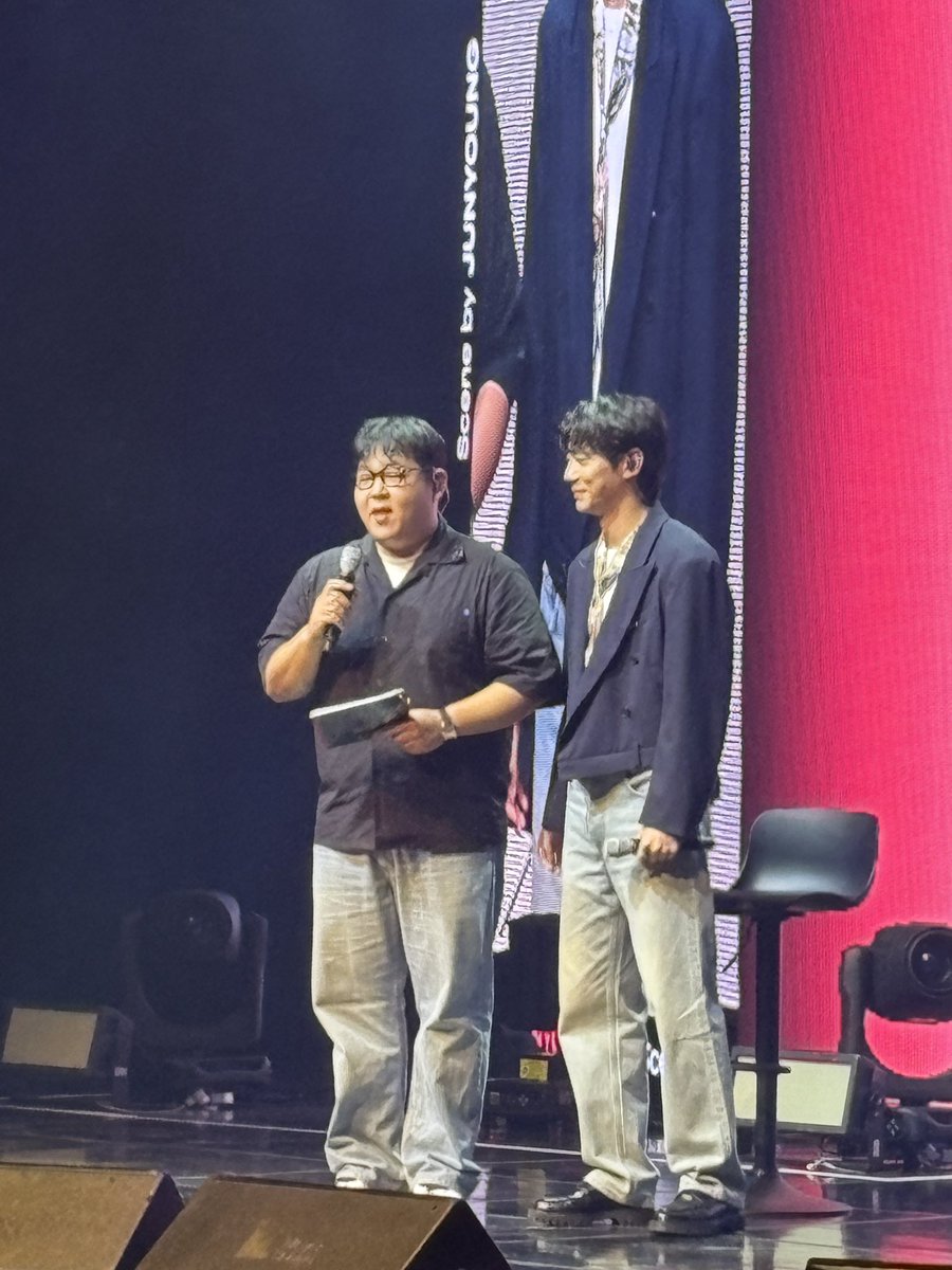 97arcjy's tweet photo. 아직도 준영옵 7월 팬미 추가 회차에 문상훈 님 엠씨로 온 거 믿겨가 안되고 프리스타일까지 추고 가신 거😁 진짜 #돌아가자 https://t.co/4cS3UqoSM7