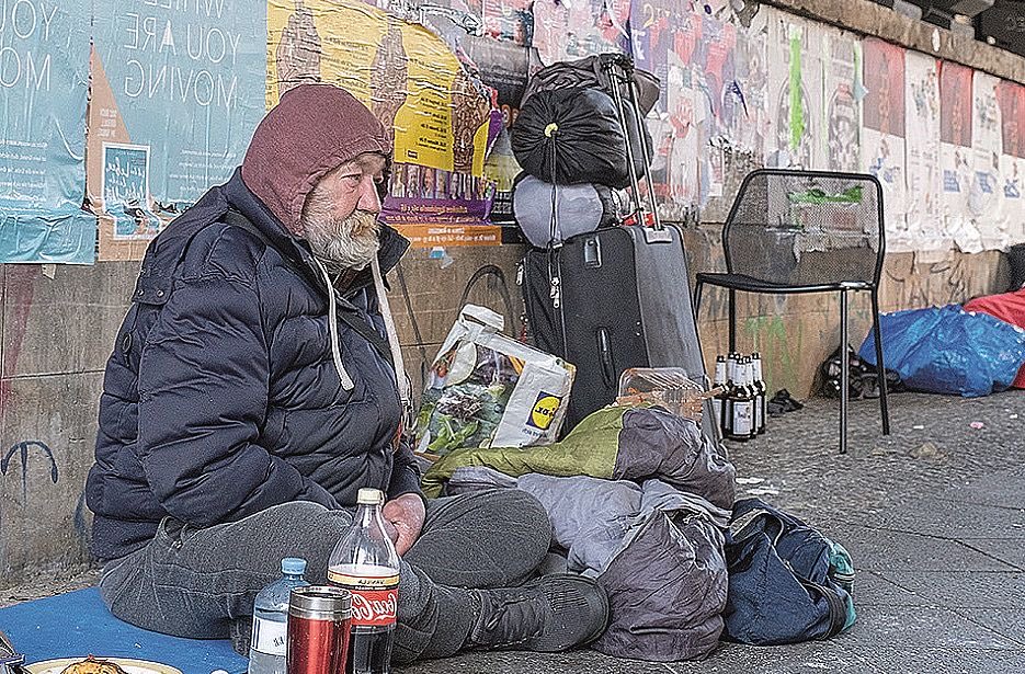 K0kstaxi's tweet photo. Wie man sich mit 6000 CHF netto in Zürich fühlt https://t.co/abaHGElgw8