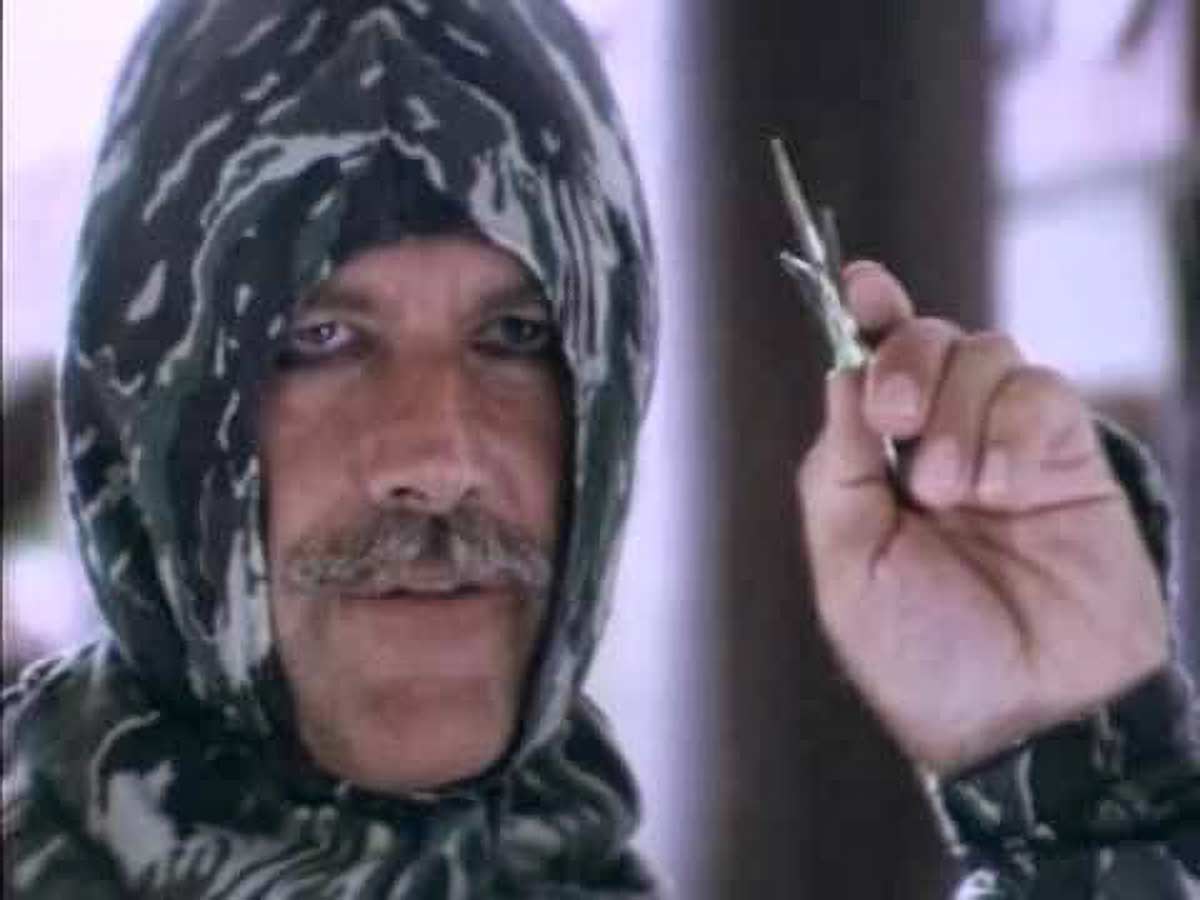 Seb_du_Grenier's tweet photo. La communauté du NANAR est en deuil aujourd'hui... Il y a deux jours encore, nous nous régalions de sa performance dans " Ninja Terminator". Tu es malgré tout rentré dans la culture populaire (et ce n'est pas donné à tous...) L'Empire Ninja ne sera plus jamais le même. 
RIP Richard Harrison #PHILIPPE