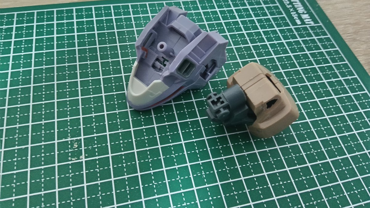 hibityf's tweet photo. 俺ケンプファー作るための小改造
まわりにパーツ付けただけだけどかっこいいからこのまま数日飾っておこう
( ¯ ꒳​ ¯  ) https://t.co/XdK9naWjbc
