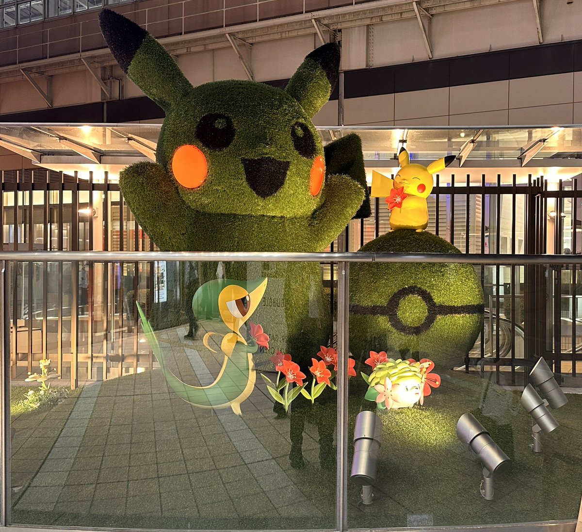 Evhemary_trpg's tweet photo. なんかいた https://t.co/rwrpiTE45P