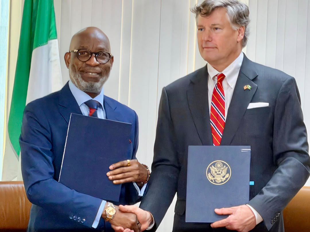 NigeriaStories's tweet photo. BREAKING: Nigeria 🇳🇬 and USA 🇺🇸 has signed an agreement to deepen American investment in Nigeria’s mining sector.
This is an important step in strengthening Nigeria-US cooperation around Nigeria mineral resources, valued at about $700 billion. The framework covers geological data and exploration, mineral development and processing, infrastructure, and technical capacity.