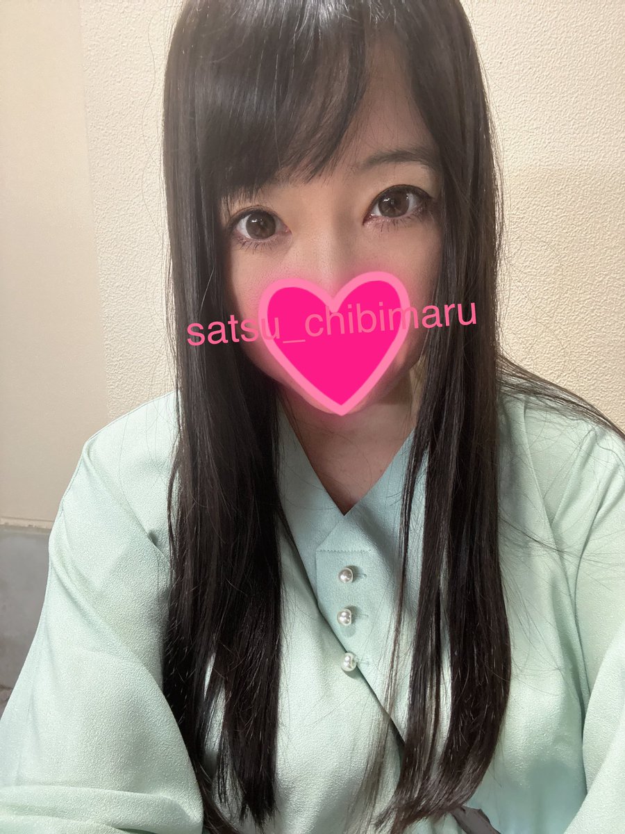 satsu_chibimaru's tweet photo. 美容室行ってきた〜ッ！
4ヶ月ぶりの全体カット。

ビフォーアフターなんだけど
パッと見、前髪しか分からないよね😂

でも、5センチ切ったんだよ〜！！

写真はダウンロードしたばかりのBeauty Camの iPhoneカメラモードで撮りました！✨ https://t.co/rTaL95Q0dH
