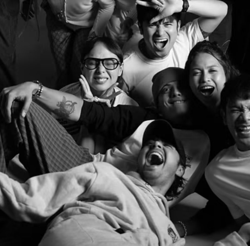 blairwaldorfs_'s tweet photo. dj and kaila, with dj's adoptive mom chef cristine and dejikai's firstborn anthony 😂🤓 https://t.co/dvojv6RWoH