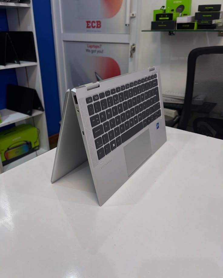 heismuzoo's tweet photo. HP Elitebook 1030 G8
^ 11TH GEN X360 TOUCH
Windows 11/10pro + Ms Office
Processor Intel Core i7 vPro
Storage 512GB SSD
^ Memory 16GB RAM
With Intel lris Xe Graphics
Screen size 13.3" FHD
Base speed 3.00GHz
^ Gift Bag + Earphones
^ Selling Price ugx 1.5M
0770130520 https://t.co/HbGB1NahEZ