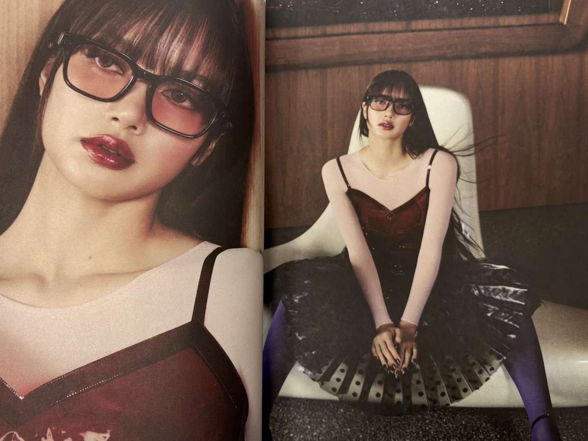 selalalisas's tweet photo. photoshoot served so hard, every single page deserves its own frame…. that’s actually crazy https://t.co/DEWrh91K5o