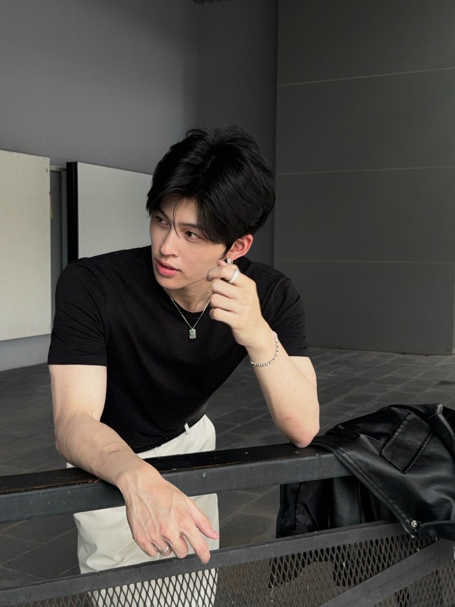 ppondluvv's tweet photo. HOTTEST https://t.co/dnrCV2eGhw