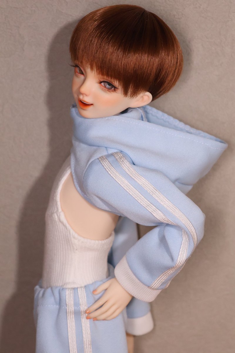 kmtsewing's tweet photo. お腹の短いパーカーすきすき
#うちの子かわいい https://t.co/qbf4LctVpa