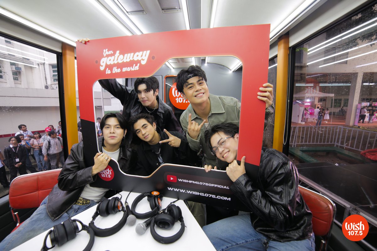 wish1075's tweet photo. Pinoy boy group @wriveph jammed to their tracks, "Sumayaw Ka" and "Señorita," on the Wish 107.5 Bus. https://t.co/CvIohhXoI6