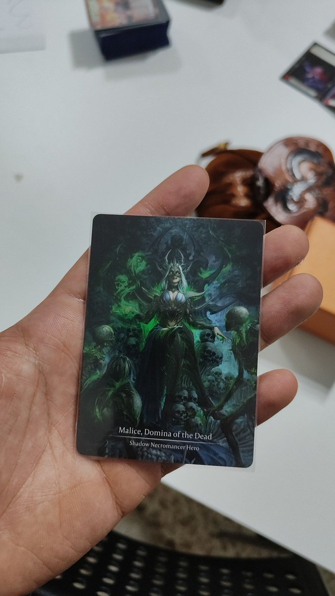 SilvarisGarden's tweet photo. Opened this beauty yesterday at armory night! Now it's time to join the Shadow army! @fabtcg #fabtcg #armory #iar https://t.co/HDjJ5Yf7sV