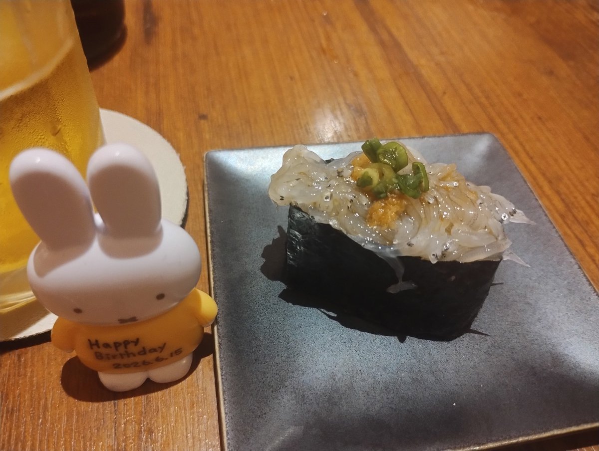 mocyatto's tweet photo. 今宵は寿司〜 https://t.co/AQXeAOzPno
