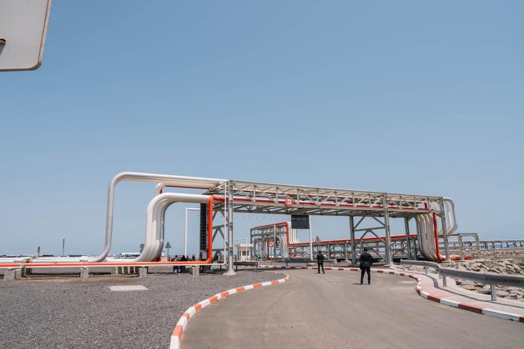 AbiyAhmedAli's tweet photo. Together with @IsmailOguelleh  and @AlikoDangote, to day we announce a major strategic investment connecting Damerjog in Djibouti to Dewele in Ethiopia through a new refined petroleum products pipeline, supported by storage terminals at both ends.

The project will be developed through a partnership between Ethiopian Investment Holdings and the Dangote Group. This landmark infrastructure will reduce logistics costs and delays, strengthen energy security, and enhance the efficiency and resilience of the Ethiopia–Djibouti corridor.

More than a pipeline, this is an investment in future growth, regional integration and a more secure shared economic future—with African investment at its center.