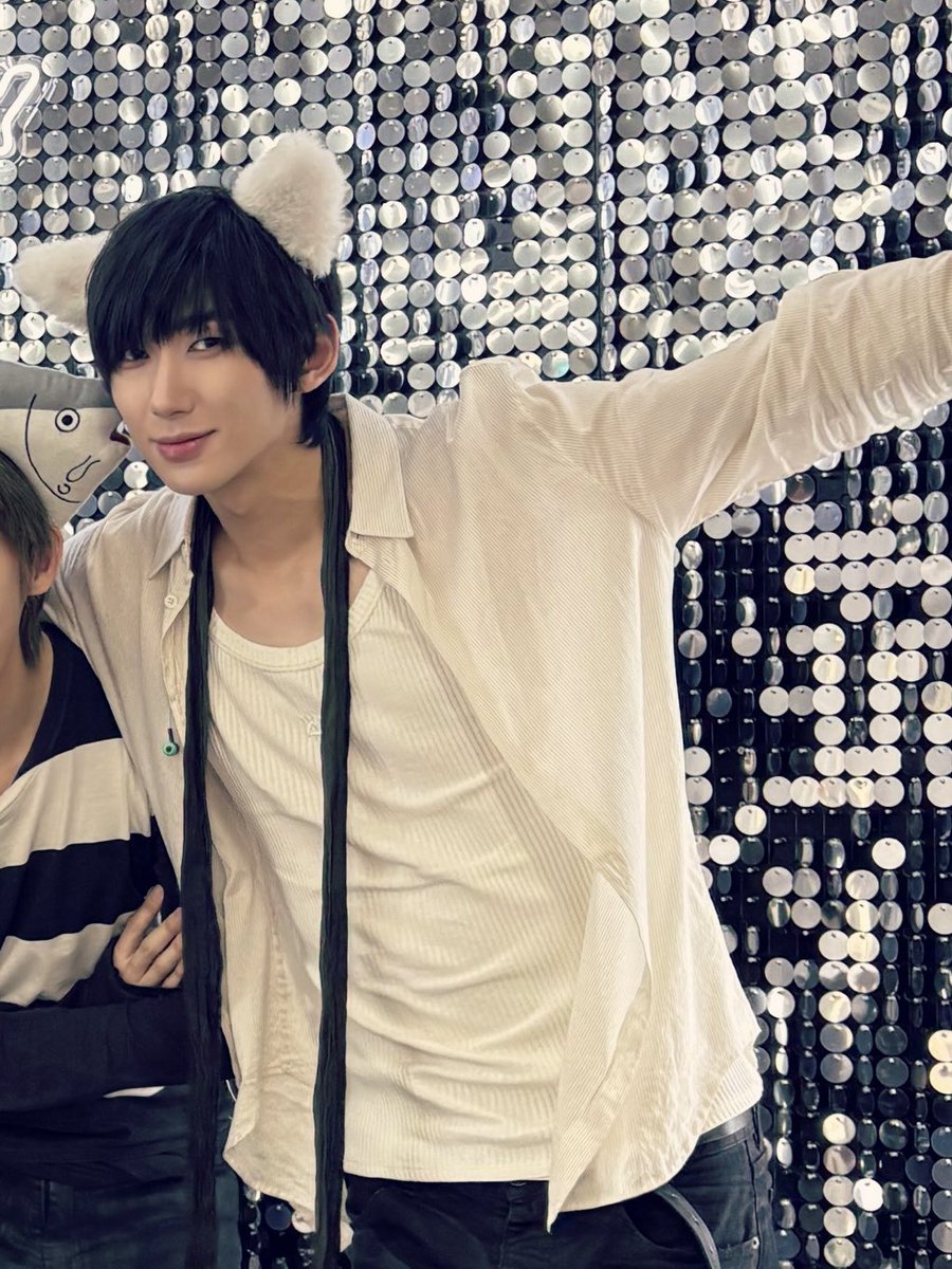 exaggeratedluv's tweet photo. Follow me Follow me 나를 따라 Follow me 나는 니가 난 니가 난 너무 좋은 걸 I'm so sorry 나 때문에 이젠 화내지 말아 줘 웃어줘 이제 그만 화 풀고 Bo Peep Bo Peep Bo Peep Bo Peep Bo Peep Bo Peep Bo Peep Oh Bo Peep Bo Peep Bo Peep Bo Peep Bo Peep Bo Peep Ah Ah https://t.co/YEfXCZGA4u