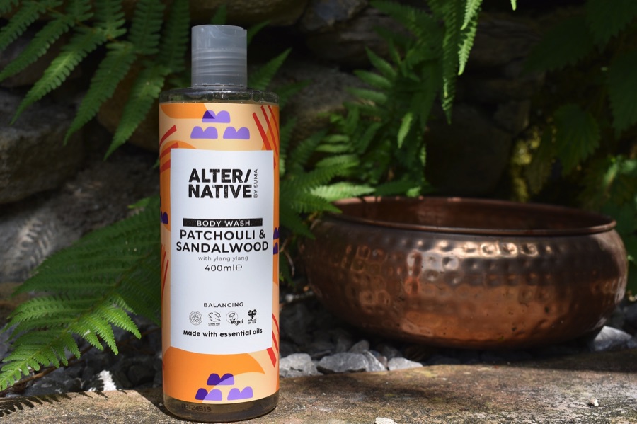 LGSpace's tweet photo. We've put together a list of our favourite eco-friendly bath and shower products. These are plastic free or refillable, and use natural ingredients – and some support environmental or community projects:
https://t.co/gH5oENS4kE https://t.co/DblY3EgElE