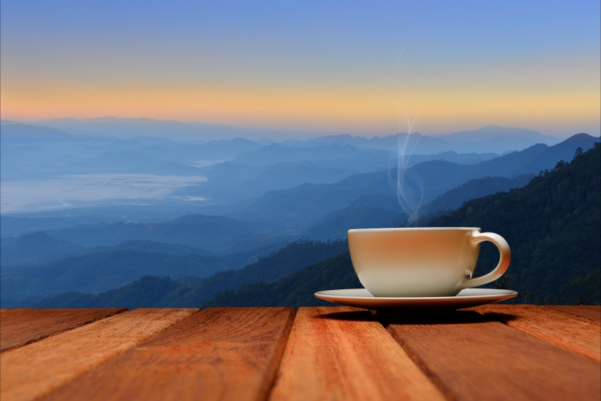 AAkasie's tweet photo. Midweek slump = coffee in one hand, screen saver on loop, no urgent tasks. Just floating through the quiet work vibe. https://t.co/XIOW776swb