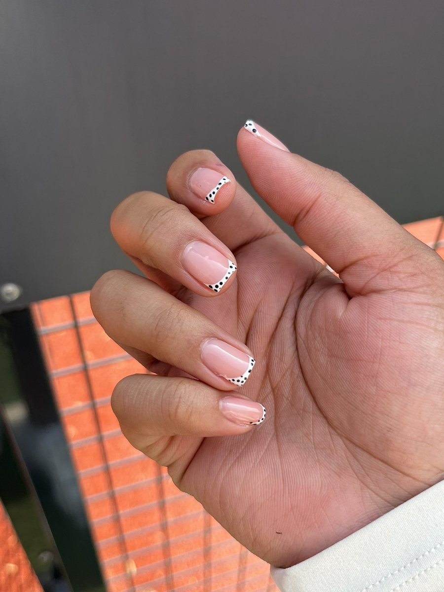LebogangMolema3's tweet photo. Guys I’ve started doing rubber base gel nails and I also do buff and shine.
Please come support me?🥺
I’m based in Meadowlands zone 5.
This is my most recent set and I’m affordable too🫶 https://t.co/fS2YrSX5kN