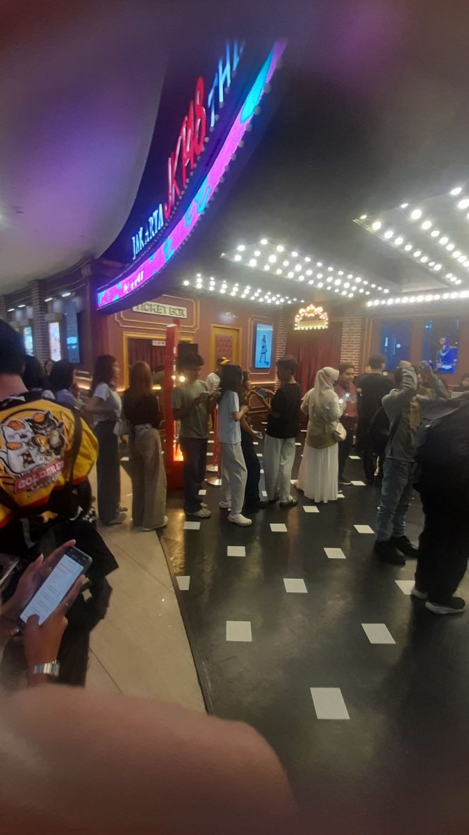 Radityo_utomo's tweet photo. Testimoni yang coba

Jadi gw cukup yakin quota first experience itu emang tergantung sisa kuota berapa setelah fcfs. Istilahnya, biar theater penuh

Makanya ga bisa dari sebelum undian rolet https://t.co/C9ssoU1SOJ