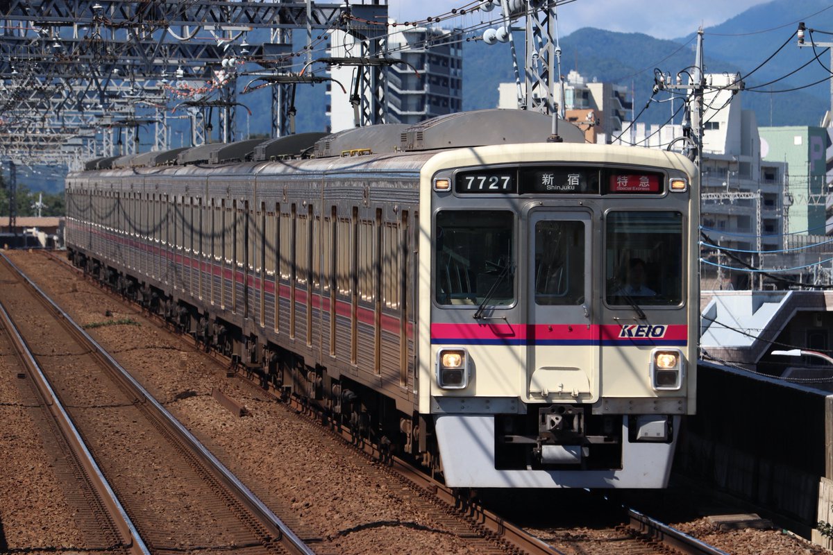 tozai_line05's tweet photo. 京王線撮影1〜2026/09/24〜
2000系が運用に就いてから始めての京王。2000系は2701編成と2702編成を撮影し7000系7727編成も撮影。 https://t.co/CQkkj5h53K