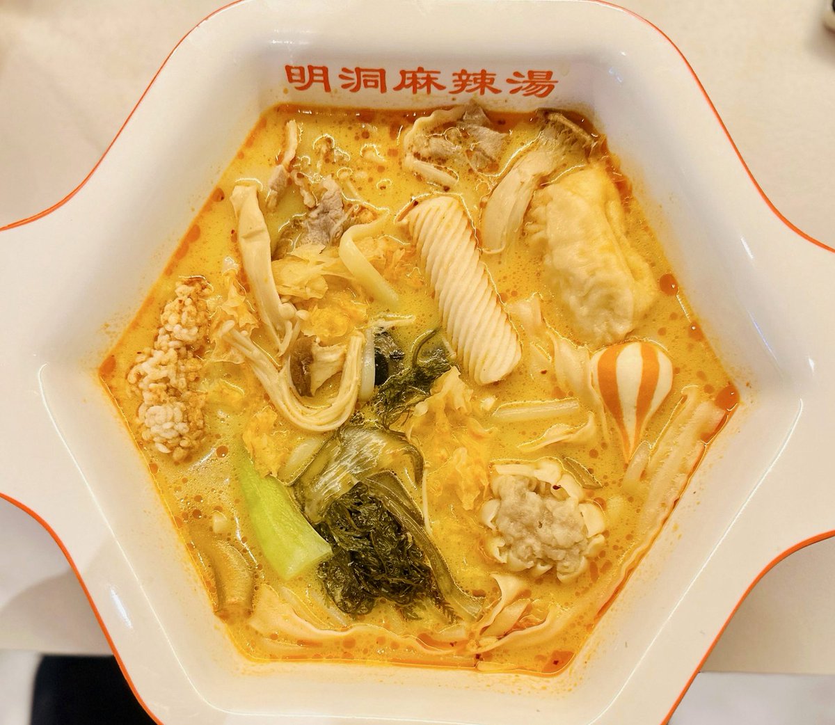 eurenan_silva's tweet photo. 《体の見方を変える新常識》
【肩こり・首こり改善のゴールは「揉まなくてもラク」に、なること！】
① 新常識
肩こり・首こり改善のゴールは、ずっと揉んでもらうことではありません。
揉んでもらって、その場でラクになる。
それも一つの方法です。 https://t.co/AUUN4iNGtU
