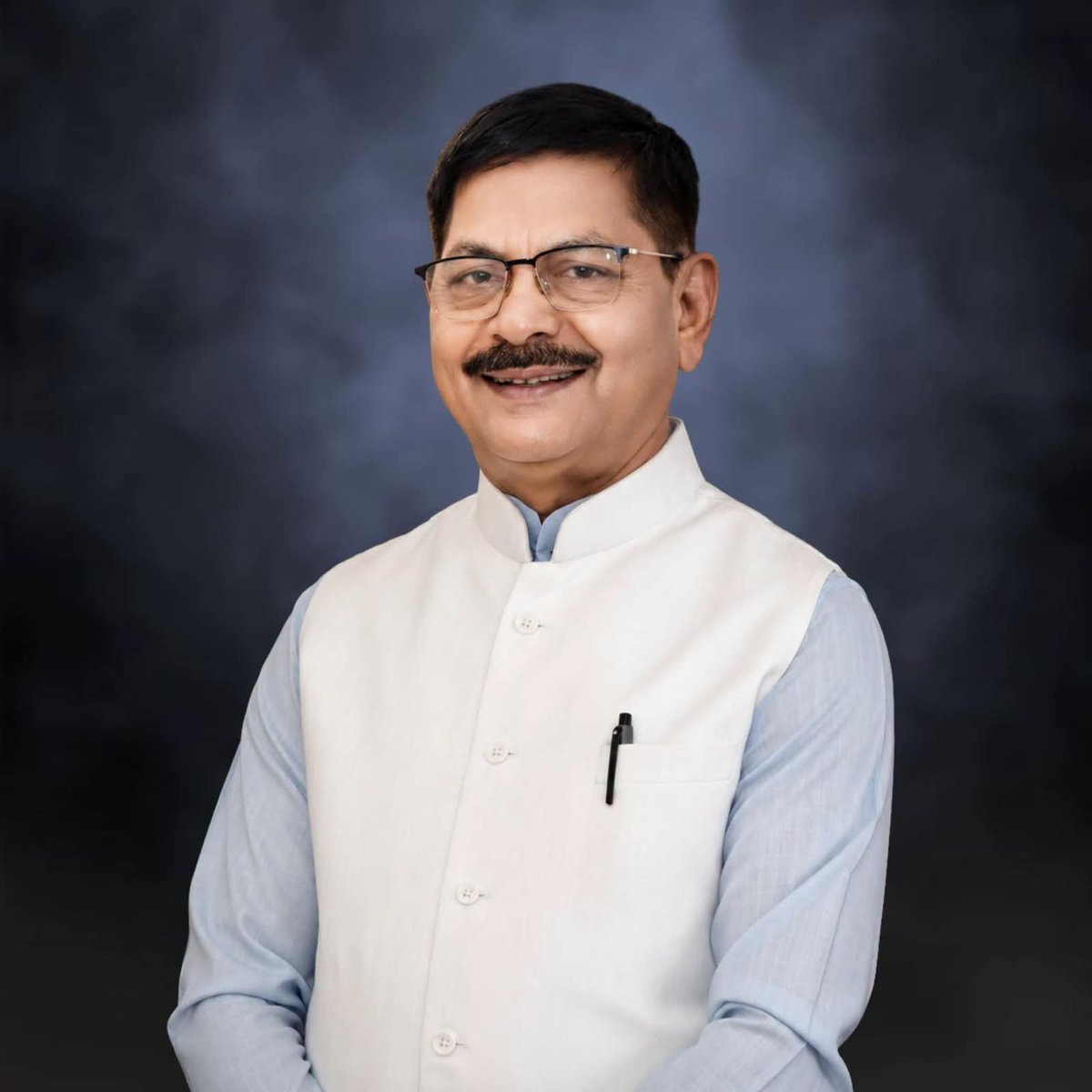 Ramesh_Gariya's tweet photo. भाजपा के राष्ट्रीय अध्यक्ष आदरणीय श्री @NitinNabin जी की संस्तुति से श्री @PhanindranathS3  जी को उत्तराखंड भाजपा के प्रदेश महामंत्री (संगठन) का दायित्व सौंपे जाने पर हार्दिक बधाईव शुभकामनायें! https://t.co/YJdKAaD84I