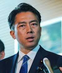 atu0511's tweet photo. 小泉進次郎さん、変わったなぁ。
凄い。
今は、高市政権を支える。
高市さんの政策に対する熱意。
言葉に魂が乗ってる。
自分は高市内閣の防衛大臣だからその仕事をして国民に応える。
高市内閣の中で、やると言った事をちゃんとやる。防衛大臣として自衛隊の皆様の待遇を改善する。
強く豊かな日本を作る事に皆んなで一丸となって頑張る。これに尽きますね。