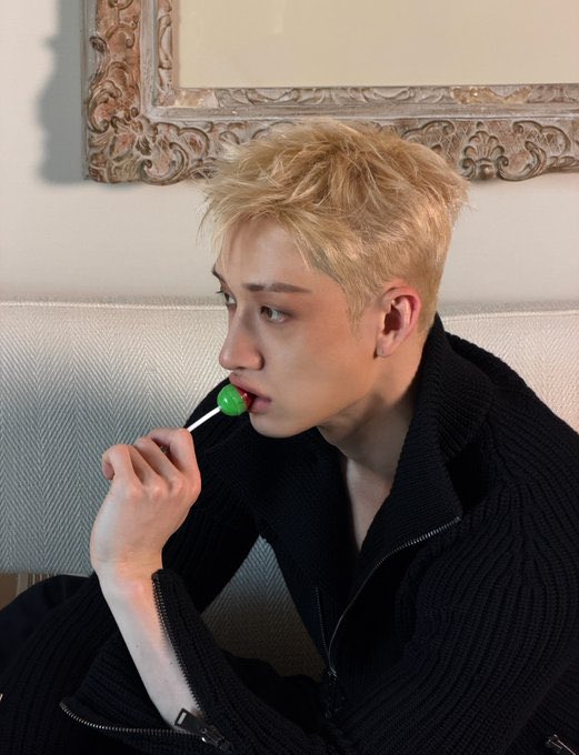 spearhyunnie2's tweet photo. chan instagram update: 🍭

#BANGCHANxFENDISS27
#BANGCHANxFENDI https://t.co/PilNvlDfi3