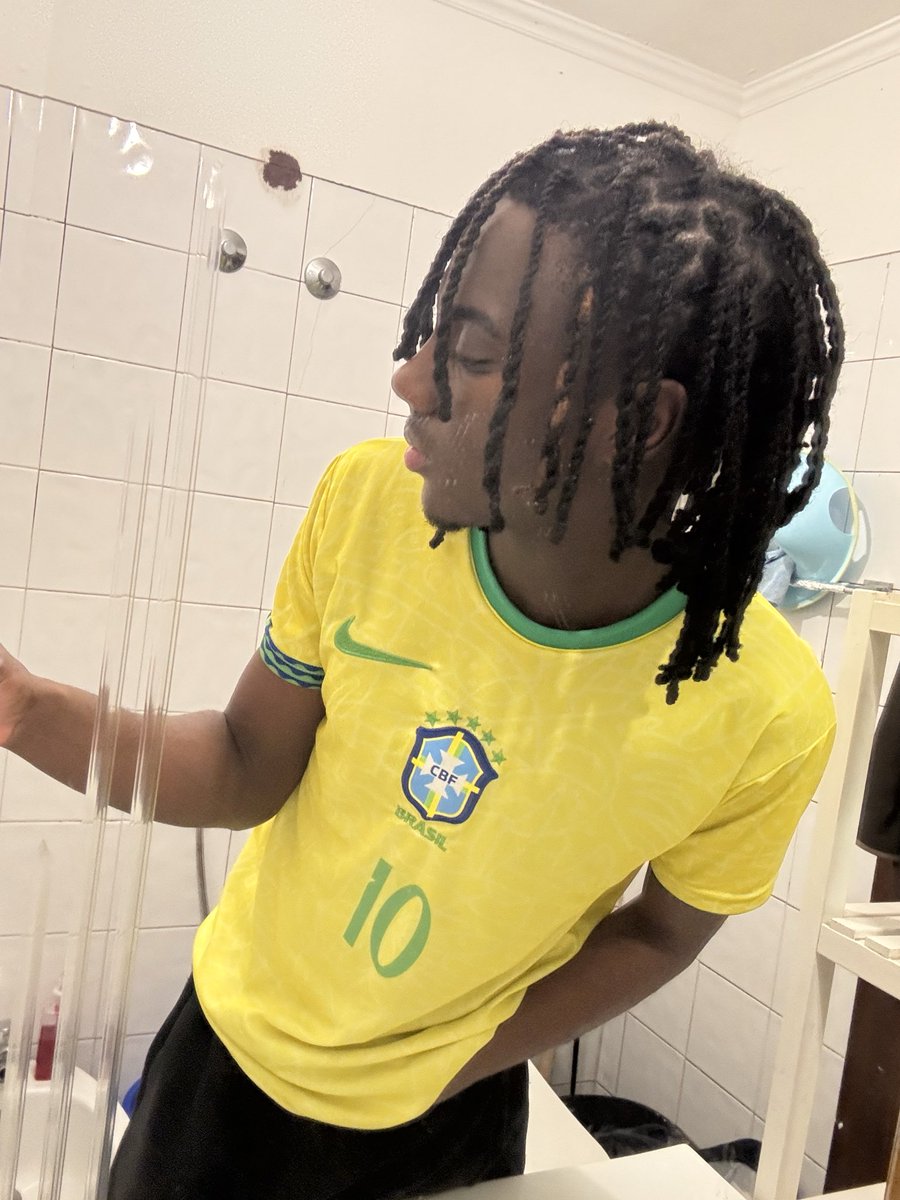 luu_4M's tweet photo. 22 de Março 
Twist

#locs #twist #dreads #progresso https://t.co/PcdFRXfKFC