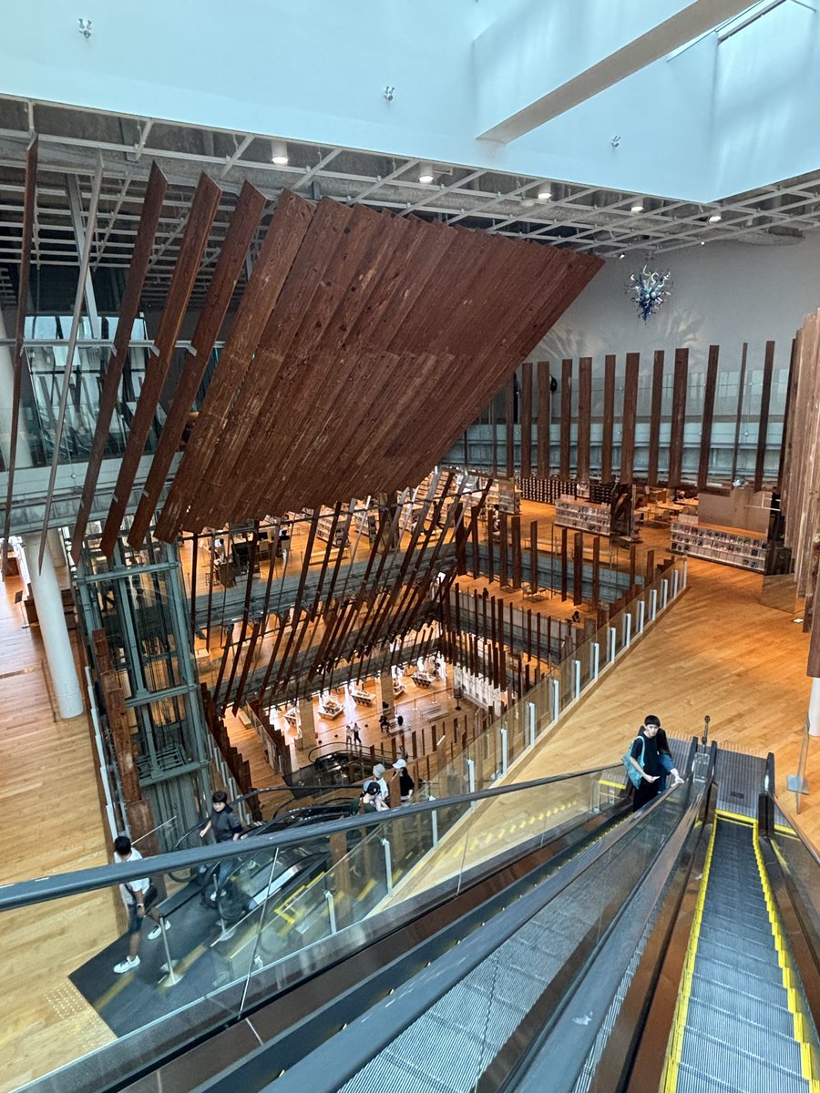 yonayuyu's tweet photo. ただいま帰宅！　
2日目も色々回れたけど、撮影とかあんまり出来なくて写真少ないけどマジで楽しかった！ガラス美術館！ https://t.co/1WBZHgnh9n