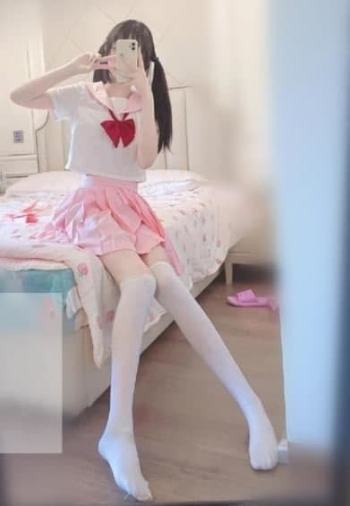 korapatipavan9's tweet photo. 小鈴鐺 157cm-A+奶-19歲
#清純JK學生
Telegram：@sk38266
瀨/Gleezy搜sk3826
Gleezy匿名聊天 https://t.co/Kma7TcGw5l https://t.co/fhuLlNOvXb