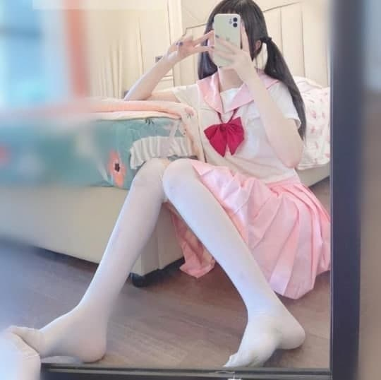 korapatipavan9's tweet photo. 小鈴鐺 157cm-A+奶-19歲
#清純JK學生
Telegram：@sk38266
瀨/Gleezy搜sk3826
Gleezy匿名聊天 https://t.co/Kma7TcGw5l https://t.co/fhuLlNOvXb