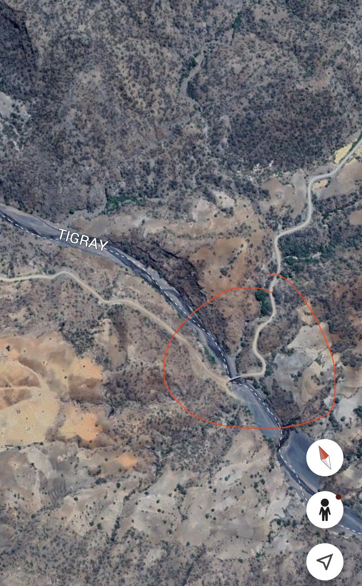 Sebawyan's tweet photo. @AbiyAhmedAli’s jet destroyed the Tsilare Bridge on the Tigray–Amhara border, the only bridge connecting communities in Agew & Southern Tigray along the Zata–Sokota road.
#AttackOnCivilianInfrastructure #CollectivePunishment #HumanitarianAccess https://t.co/lEbVf08K5O
