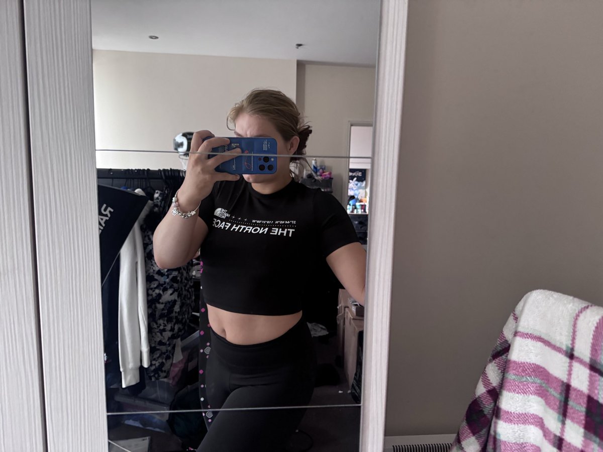Usunlocked26's tweet photo. Lazy day in today, what are all your plans for today 💕xx https://t.co/U13HQpZWvm