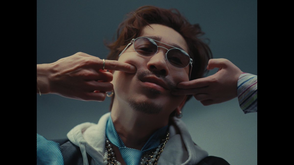 assassin3120's tweet photo. Jeremy Quartus - ポップス(Prod.n-buna from ヨルシカ) MV作りました。

歌うのは操り人形のJQさん。アニメーションはn-bunaさん。ライブの時n-bunaさんから「描いてもいいですか？」とまさかの提案と思ってたら、音楽も全部やられてました。

JQさん含め全てを操ってたのはn-bunaさんでした。 https://t.co/oaGZ62xTG6