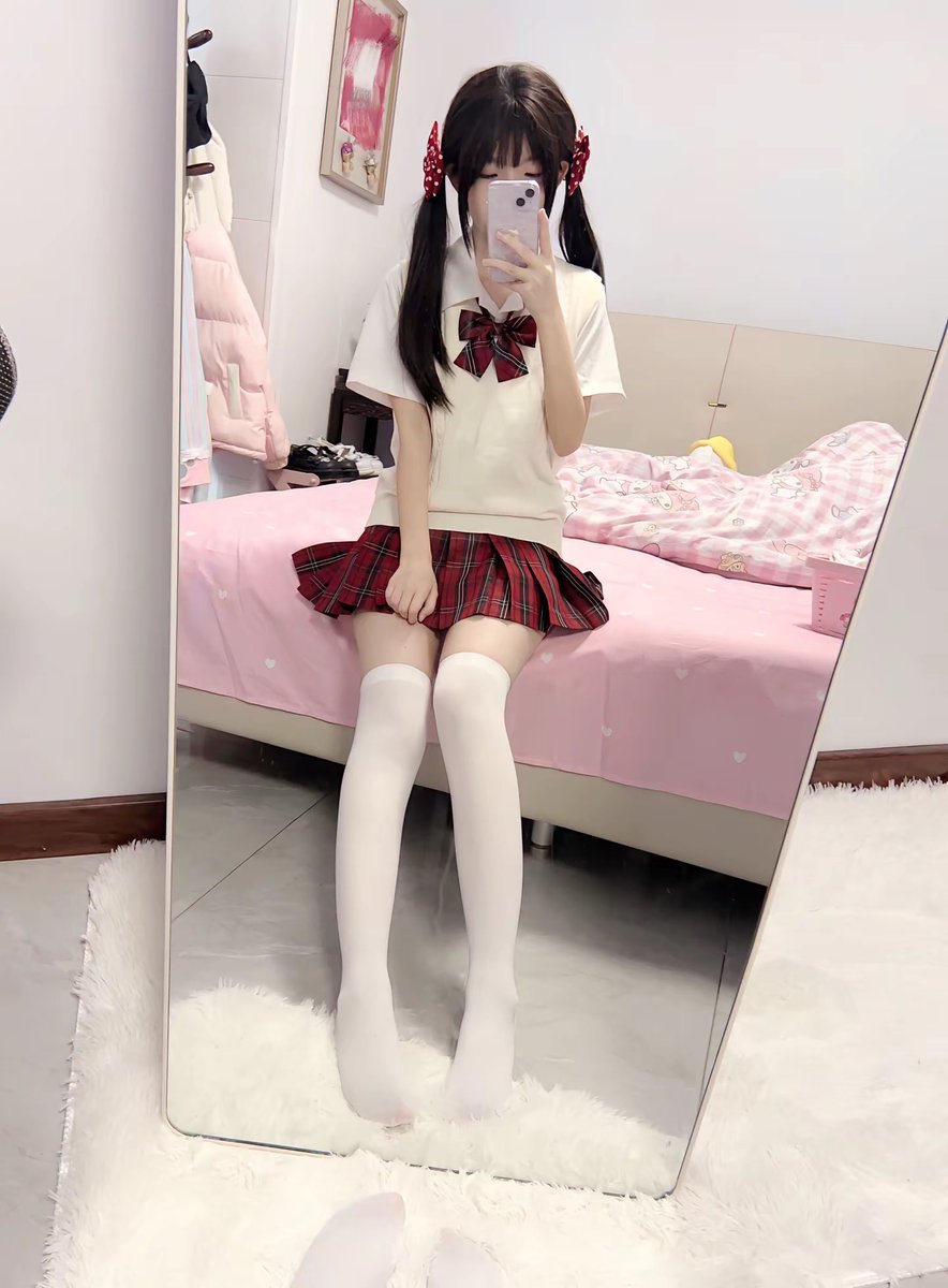 hitujiyuki0531's tweet photo. 06年  166。 48kg
第一次使用
女大 扩列交友（希望是男大）
本人，是本人… https://t.co/FKaIDzrCct