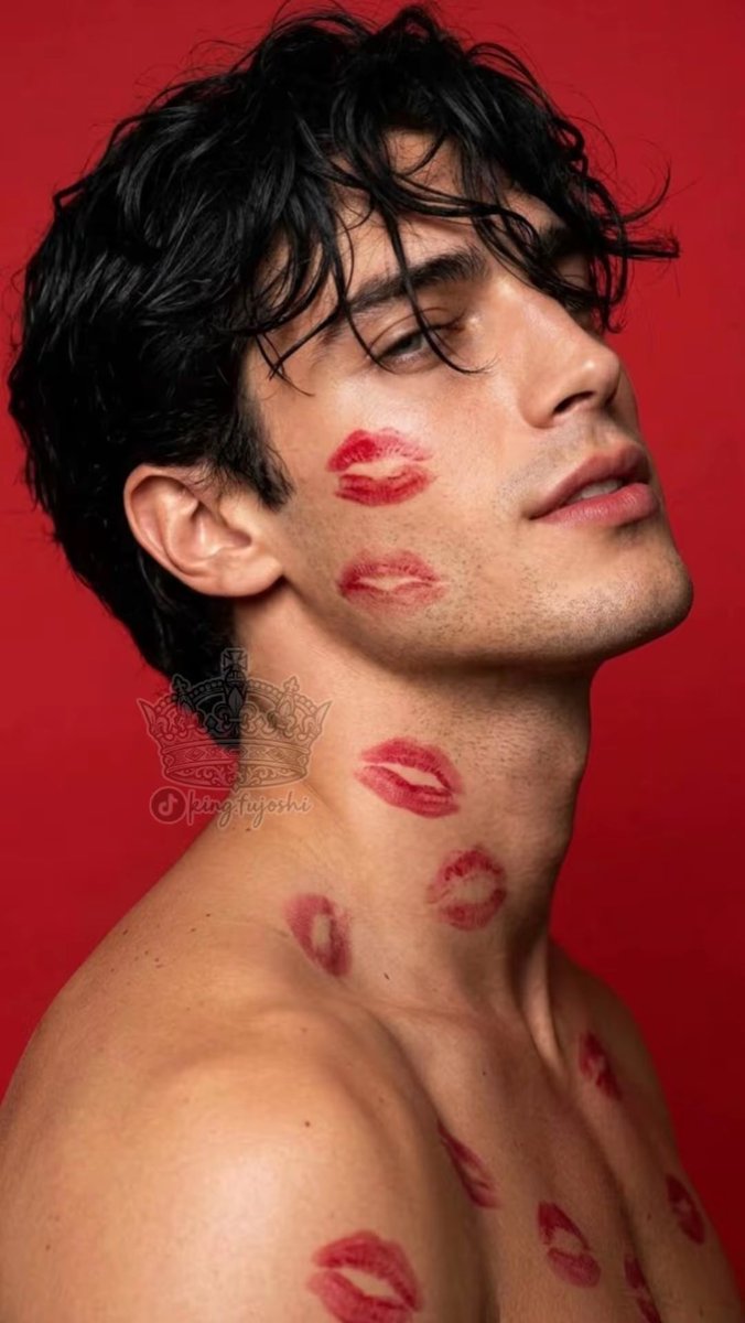kingfujoshi309's tweet photo. Prince Caleb seems satisfied with his “creation,” and his “canvas” looks equally pleased with the results 💋

#RoyalBloodAndMafiaKnight 
#ArianConti 
#CalebWhitmore https://t.co/IhnAzkxI8F