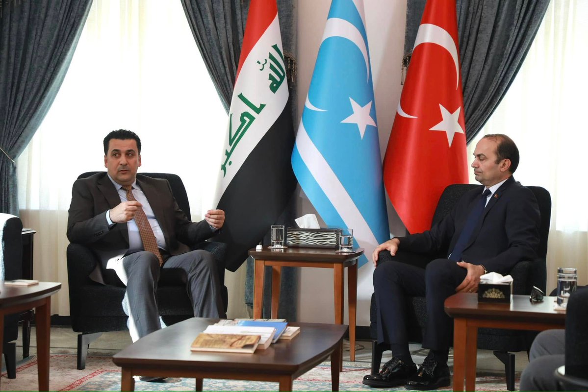 SelafiShia's tweet photo. most politicians pay him a visit often https://t.co/J5DIAfSIVM