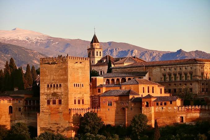 TheArabianujfg's tweet photo. @old_drummer84 Is this really best you could do? The Ummyads survived in Al-Andalus and they outlived the Poorisan inflection of Abbasid and had their own civilization.

There was no Persian in Al Andalus. https://t.co/I8MmT9hJoZ