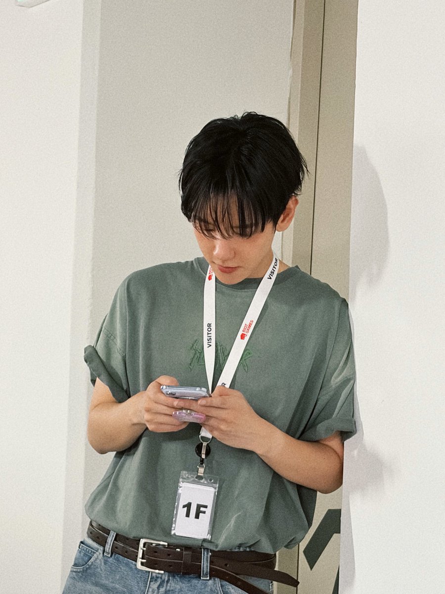 baekhyuntown's tweet photo. 260924 큥스타그램 업데이트 🍃 (1)
🔗https://t.co/H6NuYSonS0

Livin' my life👊

#백현 #BAEKHYUN @B_hundred_Hyun @BAEKHYUN_INB100 https://t.co/cIWUsqEETY