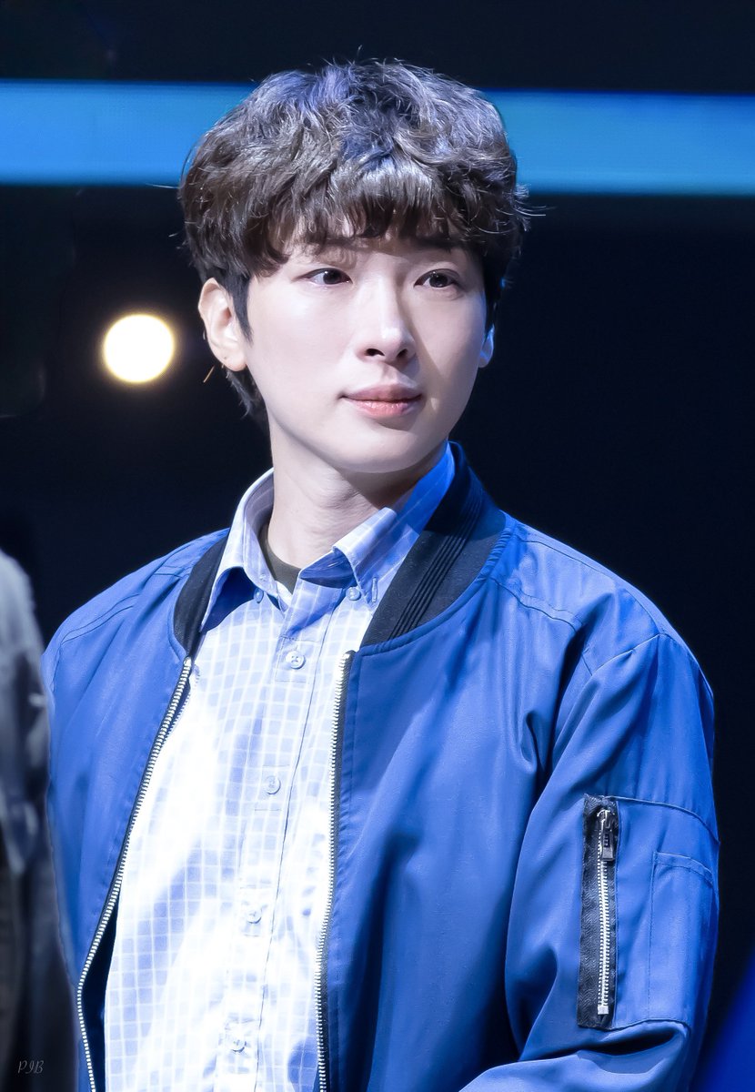 4_vvwvv's tweet photo. 맬렁두부면서 또 반듯하게 생긴거 씨앙 ...ㅠ https://t.co/H9wgvQ7Hmb