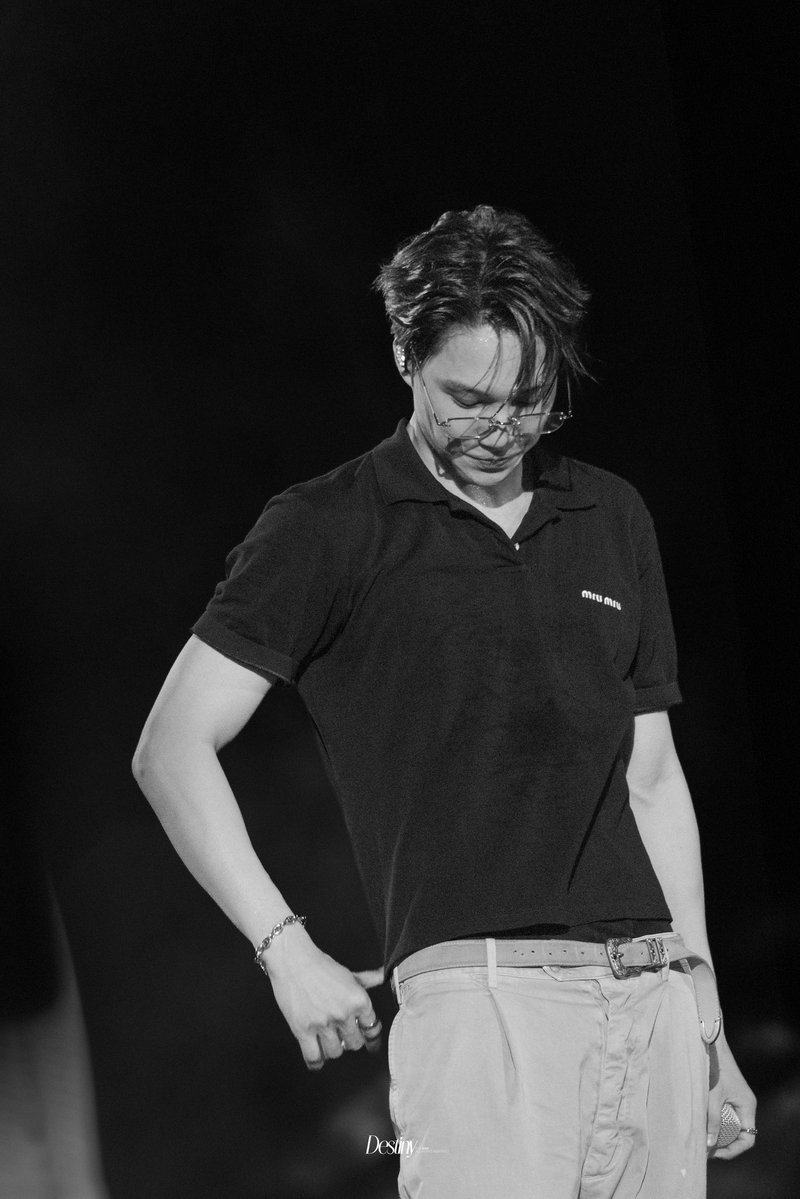destinyladmenhh's tweet photo. RANDOM SHOT
#KAI #종인 #카이 #엑소카이 
#EXhOrizon_in_HCMC https://t.co/KAxy2cV9zZ